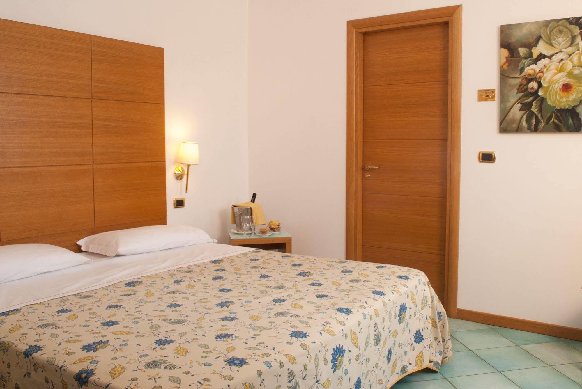 City Hotel Casoria Kültér fotó