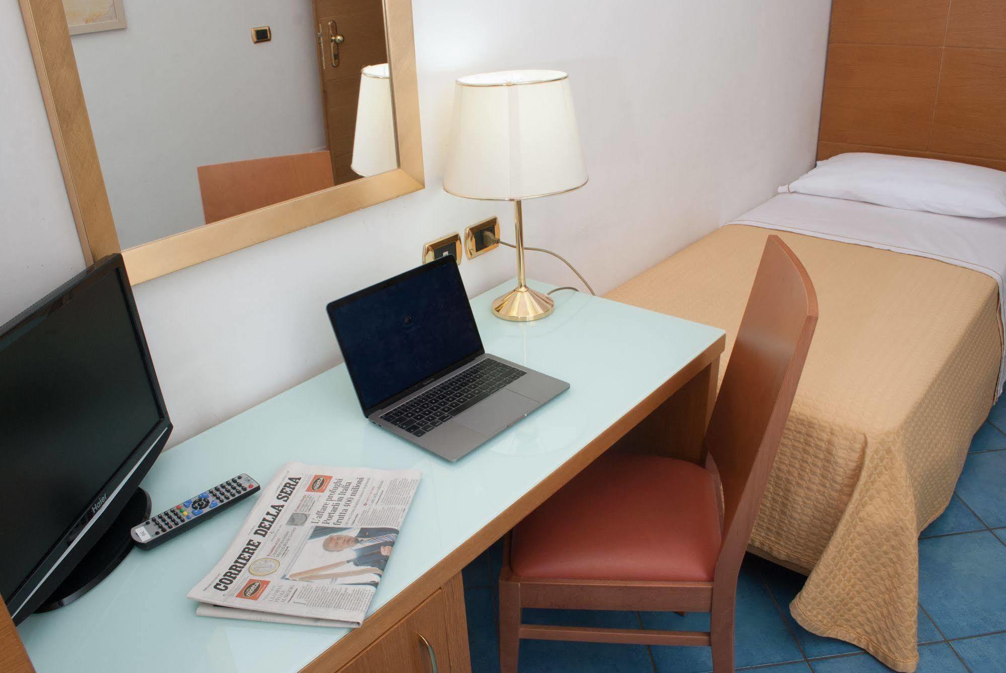 City Hotel Casoria Kültér fotó