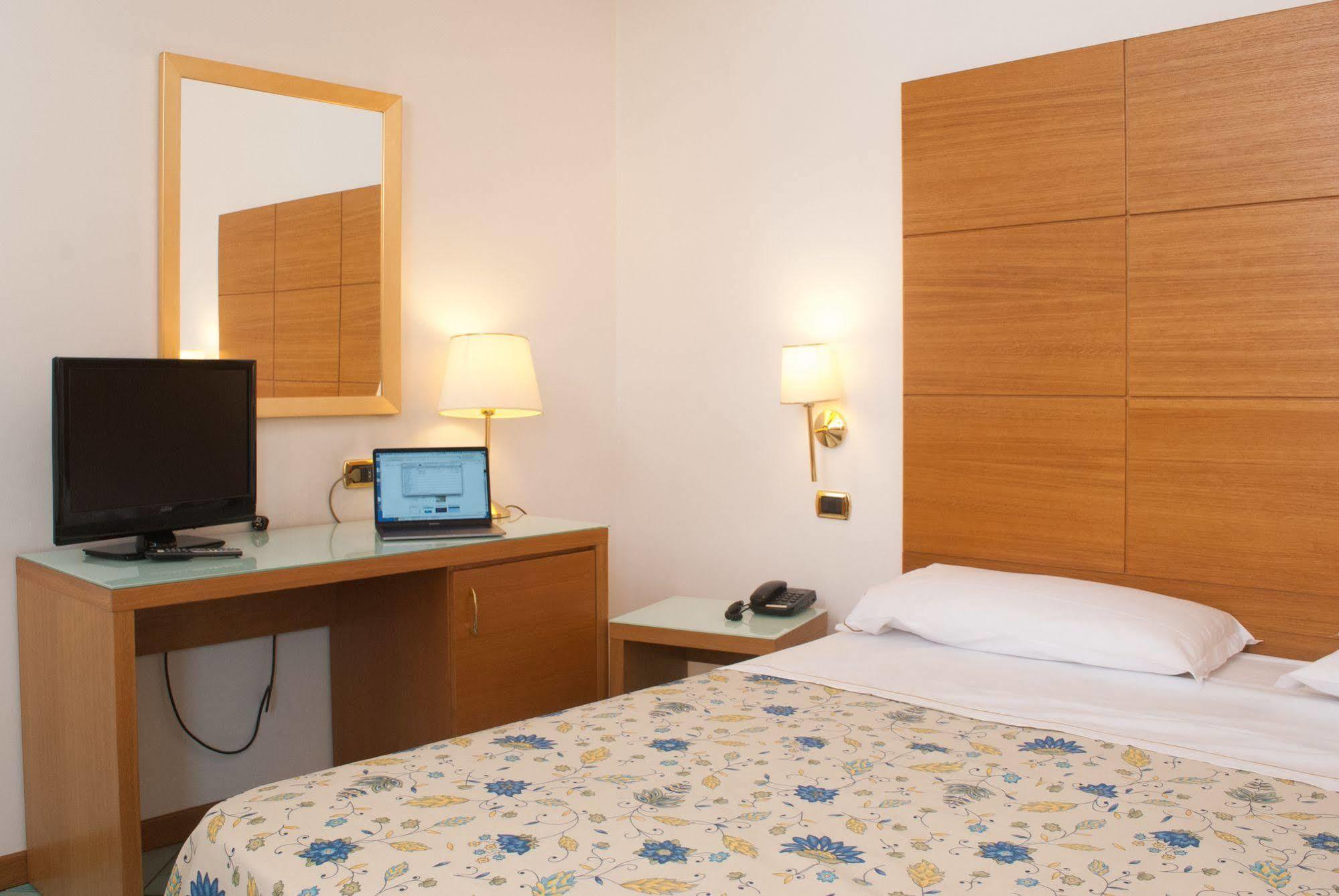 City Hotel Casoria Kültér fotó